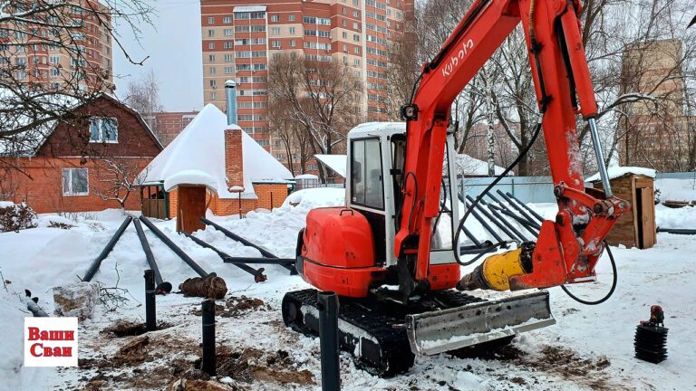 Фото свайного фундамента, зимний монтаж свай